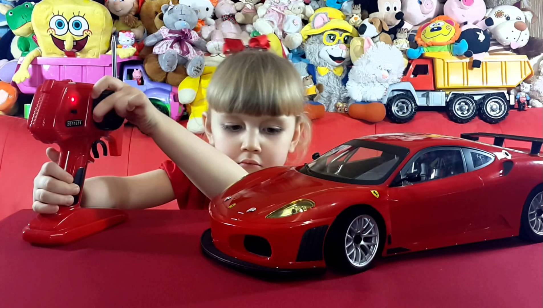 Сайт видео машина. Ferrari f50 на пульте управления. Машинки игрушки для мальчиков. Дорогие игрушки. Дорогие игрушки для детей.