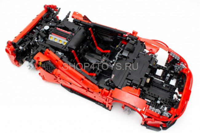 Конструктор CADA Ferrari 488 (3187 деталей, пульт, электропривод) - C61042W Конструктор CADA Ferrari 488 (3187 деталей, пульт, электропривод) - C61042W