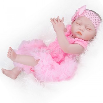 Реборн с силиконовым телом девочка Мила Кукла реборн  силиконовая, реборн младенец, выглядит как настоящий ребенок, можно купать. Купить недорого куклу  силиконовую реборн можно в нашем магазине.