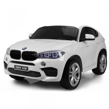 Детский электромобиль BMW X6M White 12V - JJ2168-W Детский электромобиль BMW X6M White 12V - JJ2168-W - это стильный двухместный электромобиль по лицензии BMW