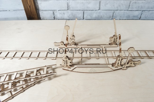Деревянный 3D конструктор Ugears "Переезд и рельсы" - 70014 Деревянный 3D конструктор Ugears "Переезд и рельсы" - 70014