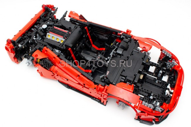 Конструктор CADA Ferrari 488, 3187 деталей - C61043W Конструктор CADA Ferrari 488, 3187 деталей - C61043W