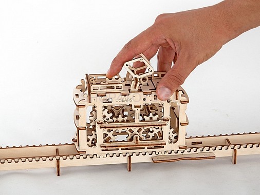 Деревянный 3D конструктор Ugears "Трамвай с рельсами" - 70008 Деревянный 3D конструктор Ugears "Трамвай с рельсами" - 70008