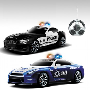 Радиоуправляемый конструктор - автомобили BMW и Nissan &quot;Полиция&quot; - 2028-2J01B Это не просто радиоуправляемая игрушка, но и конструктор. В набор конструктора входит 44 детали для сборки 2 разных автомобилей
